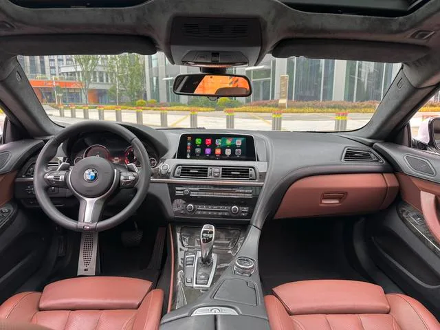 BMW 6 Series 2013 Reforma 640i Gran Coupe interior foto 14 BMW 6 Series 2013 Reforma 640i Gran Coupe interior foto 14