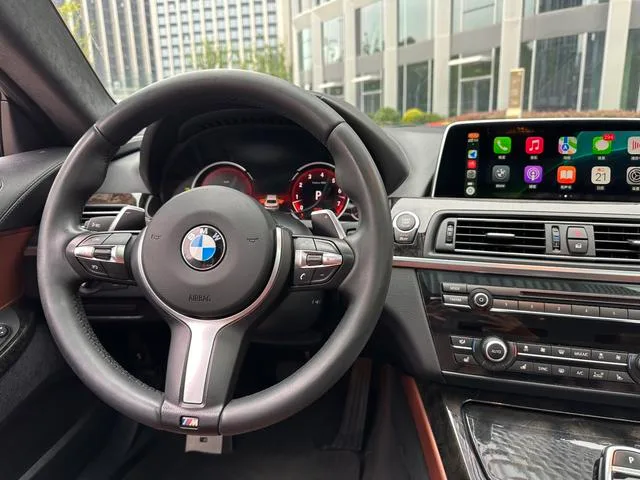 BMW 6 Series 2013 Reforma 640i Gran Coupe interior foto 17 BMW 6 Series 2013 Reforma 640i Gran Coupe interior foto 17