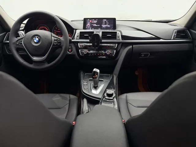 BMW 3 Series 2017 320Li Fashionable exterior photo 5 BMW 3 Series 2017 320Li Fashionable exterior photo 5