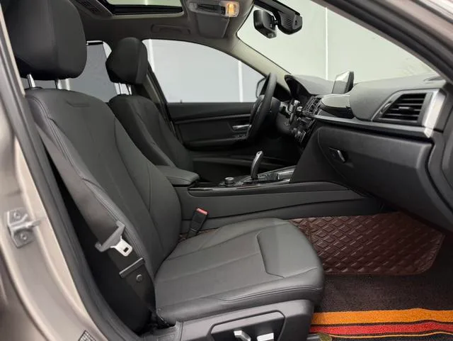 BMW 3 Series 2017 320Li Fashionable interior photo 10 BMW 3 Series 2017 320Li Fashionable interior photo 10