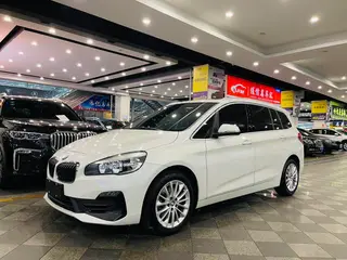 BMW 2 Series Active Tourer 2019 220i Leading Type exterior photo 1 BMW 2 Series Active Tourer 2019 220i Leading Type exterior photo 1