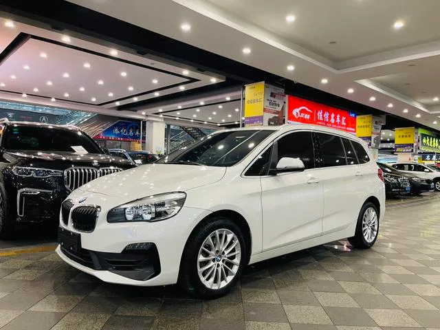 BMW 2 Series Active Tourer 2019 220i Leading Type exterior photo 1 BMW 2 Series Active Tourer 2019 220i Leading Type exterior photo 1