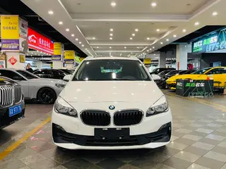 BMW 2 Series Active Tourer 2019 220i Leading Type exterior photo 2 BMW 2 Series Active Tourer 2019 220i Leading Type exterior photo 2