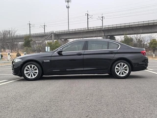BMW 5 Series 2017 520Li Estilo elegante exterior foto 3 BMW 5 Series 2017 520Li Estilo elegante exterior foto 3