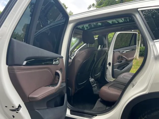 BMW X1 2020 sDrive25Li Leading Type interior photo 11 BMW X1 2020 sDrive25Li Leading Type interior photo 11