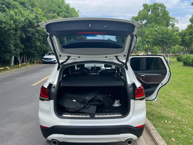 BMW X1 2020 sDrive25Li Leading Type interior photo 12 BMW X1 2020 sDrive25Li Leading Type interior photo 12