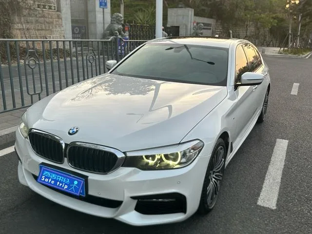 BMW 5 Series 2018 Reforma 530Li Líder M Conjunto deportivo exterior foto 1 BMW 5 Series 2018 Reforma 530Li Líder M Conjunto deportivo exterior foto 1