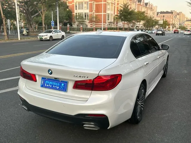 BMW 5 Series 2018 Reforma 530Li Líder M Conjunto deportivo exterior foto 4 BMW 5 Series 2018 Reforma 530Li Líder M Conjunto deportivo exterior foto 4