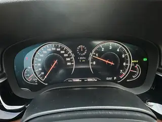 BMW 5 Series 2018 Reforma 530Li Líder M Conjunto deportivo interior foto 17 BMW 5 Series 2018 Reforma 530Li Líder M Conjunto deportivo interior foto 17