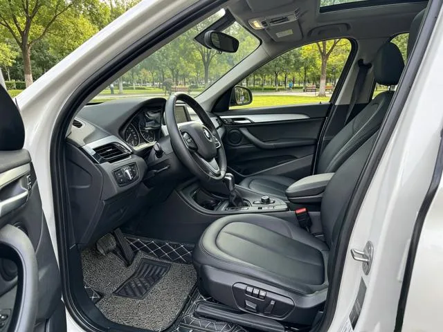 BMW X1 2016 sDrive18Li Premium Class interior photo 7 BMW X1 2016 sDrive18Li Premium Class interior photo 7