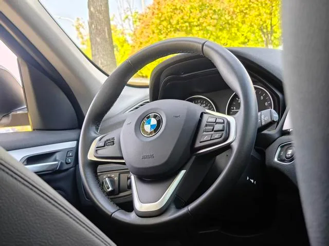BMW X1 2018 sDrive20Li Líder exterior foto 10 BMW X1 2018 sDrive20Li Líder exterior foto 10