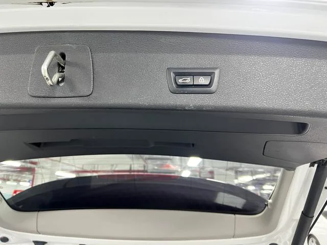 BMW X1 2018 sDrive18Li Premium Class interior photo 15 BMW X1 2018 sDrive18Li Premium Class interior photo 15