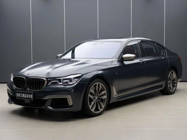 BMW 7 Series 2018 M760Li xDrive exterior photo 1 BMW 7 Series 2018 M760Li xDrive exterior photo 1
