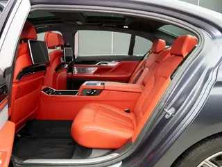 BMW 7 Series 2018 M760Li xDrive interior photo 11 BMW 7 Series 2018 M760Li xDrive interior photo 11