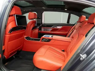 BMW 7 Series 2018 M760Li xDrive interior photo 12 BMW 7 Series 2018 M760Li xDrive interior photo 12