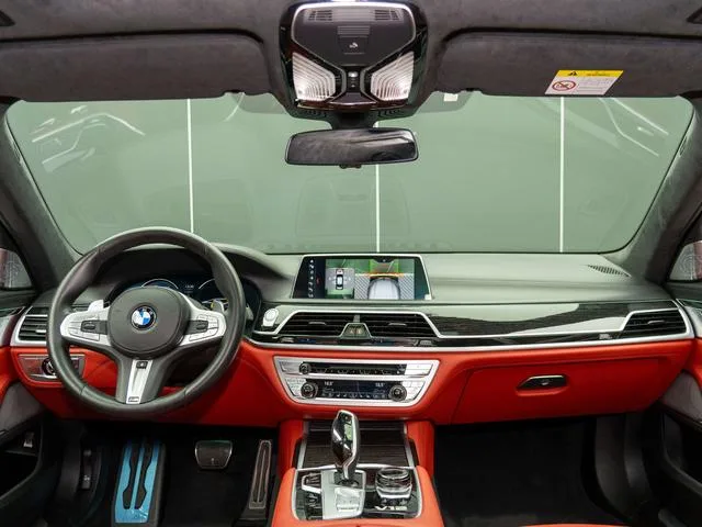 BMW 7 Series 2018 M760Li xDrive interior photo 15 BMW 7 Series 2018 M760Li xDrive interior photo 15