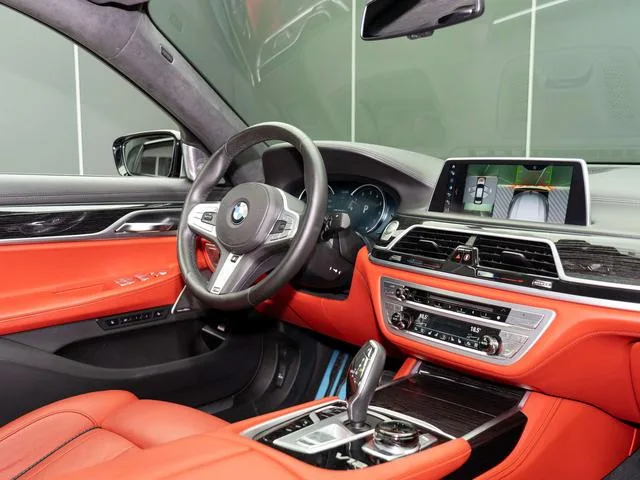BMW 7 Series 2018 M760Li xDrive interior photo 17 BMW 7 Series 2018 M760Li xDrive interior photo 17