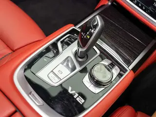 BMW 7 Series 2018 M760Li xDrive interior photo 19 BMW 7 Series 2018 M760Li xDrive interior photo 19
