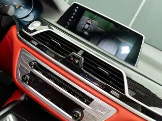 BMW 7 Series 2018 M760Li xDrive interior photo 20 BMW 7 Series 2018 M760Li xDrive interior photo 20