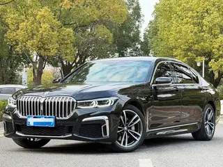 BMW 7 Series 2021 730Li M Conjunto deportivo