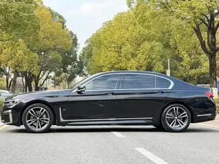 BMW 7 Series 2021 730Li M Conjunto deportivo exterior foto 3 BMW 7 Series 2021 730Li M Conjunto deportivo exterior foto 3