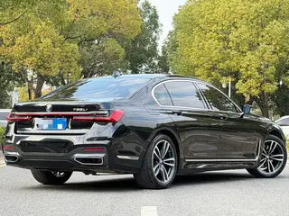BMW 7 Series 2021 730Li M Conjunto deportivo exterior foto 4 BMW 7 Series 2021 730Li M Conjunto deportivo exterior foto 4