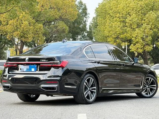 BMW 7 Series 2021 730Li M Conjunto deportivo exterior foto 4 BMW 7 Series 2021 730Li M Conjunto deportivo exterior foto 4