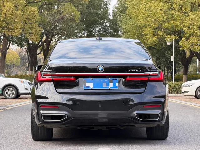 BMW 7 Series 2021 730Li M Conjunto deportivo exterior foto 5 BMW 7 Series 2021 730Li M Conjunto deportivo exterior foto 5