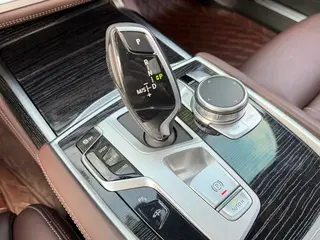 BMW 7 Series 2021 730Li M Conjunto deportivo exterior foto 9 BMW 7 Series 2021 730Li M Conjunto deportivo exterior foto 9