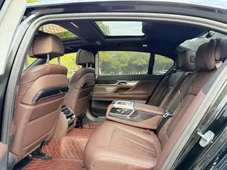 BMW 7 Series 2021 730Li M Conjunto deportivo interior foto 11 BMW 7 Series 2021 730Li M Conjunto deportivo interior foto 11