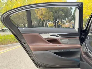 BMW 7 Series 2021 730Li M Conjunto deportivo interior foto 13 BMW 7 Series 2021 730Li M Conjunto deportivo interior foto 13