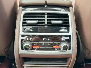 BMW 7 Series 2021 730Li M Conjunto deportivo interior foto 15 BMW 7 Series 2021 730Li M Conjunto deportivo interior foto 15
