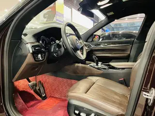 BMW 6 Series GT 2018 640i xDrive M Sports suit exterior photo 3 BMW 6 Series GT 2018 640i xDrive M Sports suit exterior photo 3