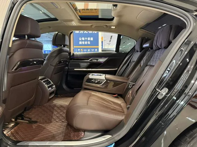 BMW 7 Series 2019 Restyling 730Li Luxury Set interior photo 17 BMW 7 Series 2019 Restyling 730Li Luxury Set interior photo 17