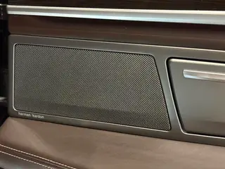 BMW 7 Series 2019 Restyling 730Li Luxury Set interior photo 18 BMW 7 Series 2019 Restyling 730Li Luxury Set interior photo 18