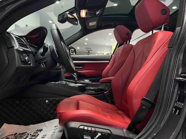 BMW 3 Series GT 2020 320i M Sports Obsidian Night Edition interior photo 16 BMW 3 Series GT 2020 320i M Sports Obsidian Night Edition interior photo 16