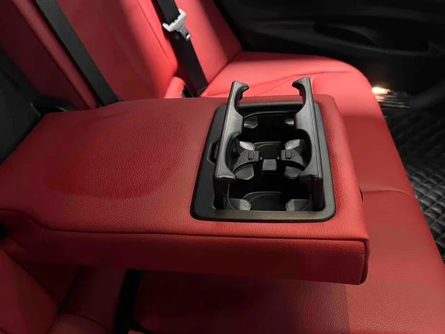 BMW 3 Series GT 2020 320i M Sports Obsidian Night Edition interior photo 19 BMW 3 Series GT 2020 320i M Sports Obsidian Night Edition interior photo 19