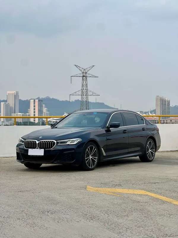 BMW 5 Series 2021 530Li Leader M Ensemble de sport extérieur photo 1 BMW 5 Series 2021 530Li Leader M Ensemble de sport extérieur photo 1