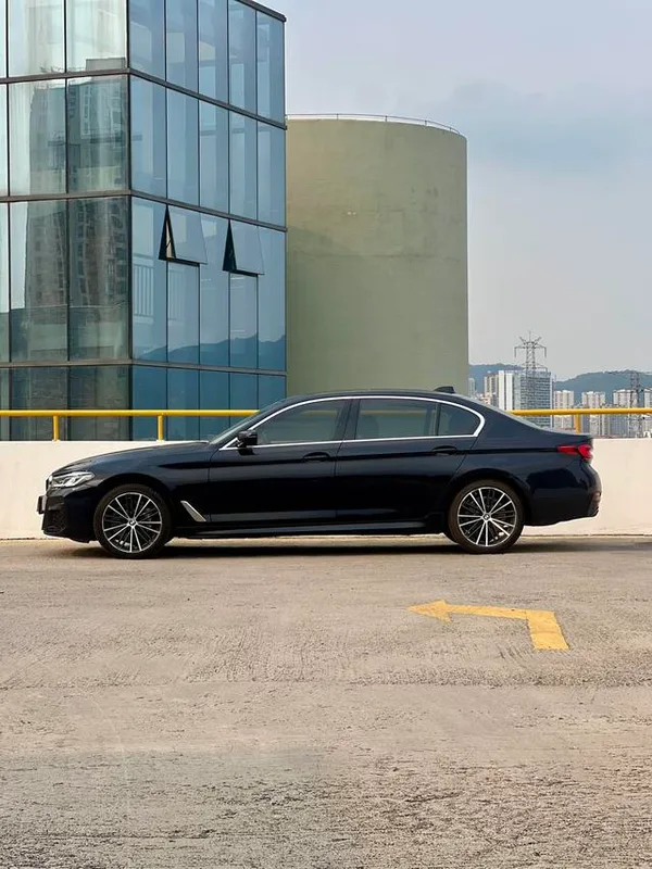 BMW 5 Series 2021 530Li Leader M Ensemble de sport extérieur photo 4 BMW 5 Series 2021 530Li Leader M Ensemble de sport extérieur photo 4