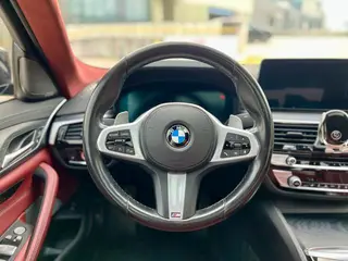 BMW 5 Series 2021 530Li Leader M Ensemble de sport intérieur photo 15 BMW 5 Series 2021 530Li Leader M Ensemble de sport intérieur photo 15