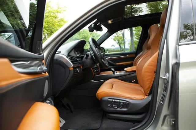 BMW X5 M 2015 X5 M interior photo 11 BMW X5 M 2015 X5 M interior photo 11