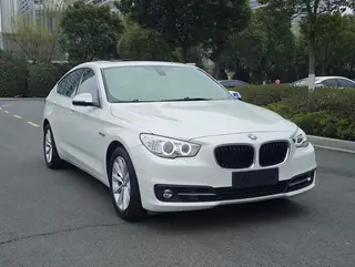 BMW 5 Series GT 2015 528i Líder exterior foto 3 BMW 5 Series GT 2015 528i Líder exterior foto 3