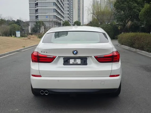 BMW 5 Series GT 2015 528i Líder exterior foto 6 BMW 5 Series GT 2015 528i Líder exterior foto 6