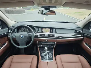 BMW 5 Series GT 2015 528i Líder exterior foto 7 BMW 5 Series GT 2015 528i Líder exterior foto 7