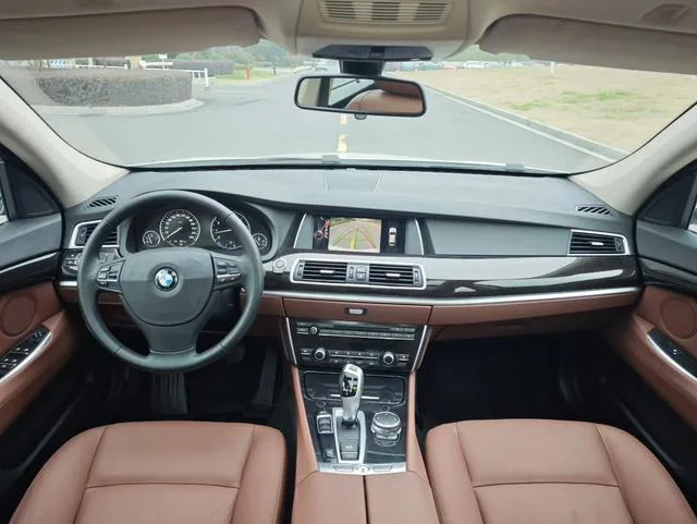 BMW 5 Series GT 2015 528i Líder exterior foto 7 BMW 5 Series GT 2015 528i Líder exterior foto 7