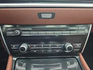 BMW 5 Series GT 2015 528i Líder interior foto 16 BMW 5 Series GT 2015 528i Líder interior foto 16