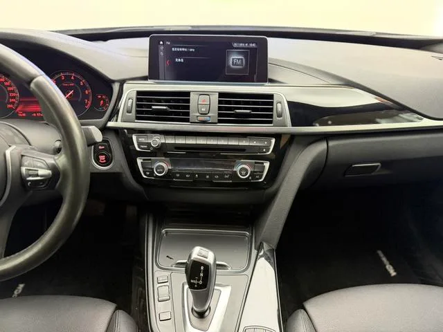 BMW 3 Series GT 2019 320i M Conjunto deportivo interior foto 20 BMW 3 Series GT 2019 320i M Conjunto deportivo interior foto 20