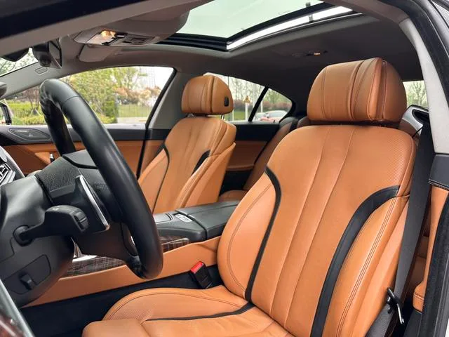 BMW 6 Series 2016 640i Gran Coupe interior foto 13 BMW 6 Series 2016 640i Gran Coupe interior foto 13