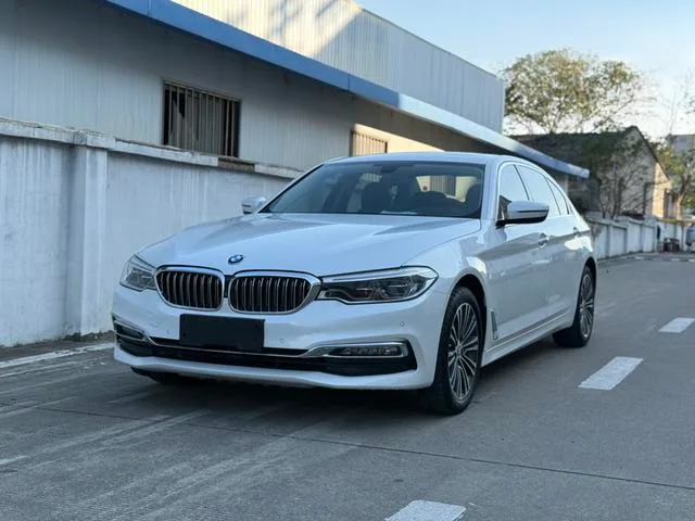BMW 5 Series 2018 Restyling 530Li Premium Class Luxury Set exterior photo 1 BMW 5 Series 2018 Restyling 530Li Premium Class Luxury Set exterior photo 1