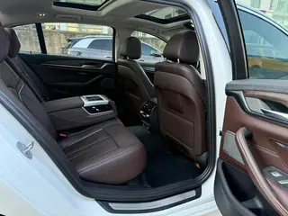 BMW 5 Series 2018 Restyling 530Li Premium Class Luxury Set interior photo 12 BMW 5 Series 2018 Restyling 530Li Premium Class Luxury Set interior photo 12